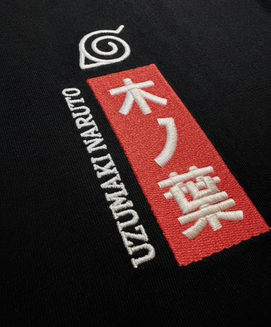 Zoom écusson vertical brodé Konoha kanjis et nom Naruto – T-Shirt Naruto Shippuden™ PROJO