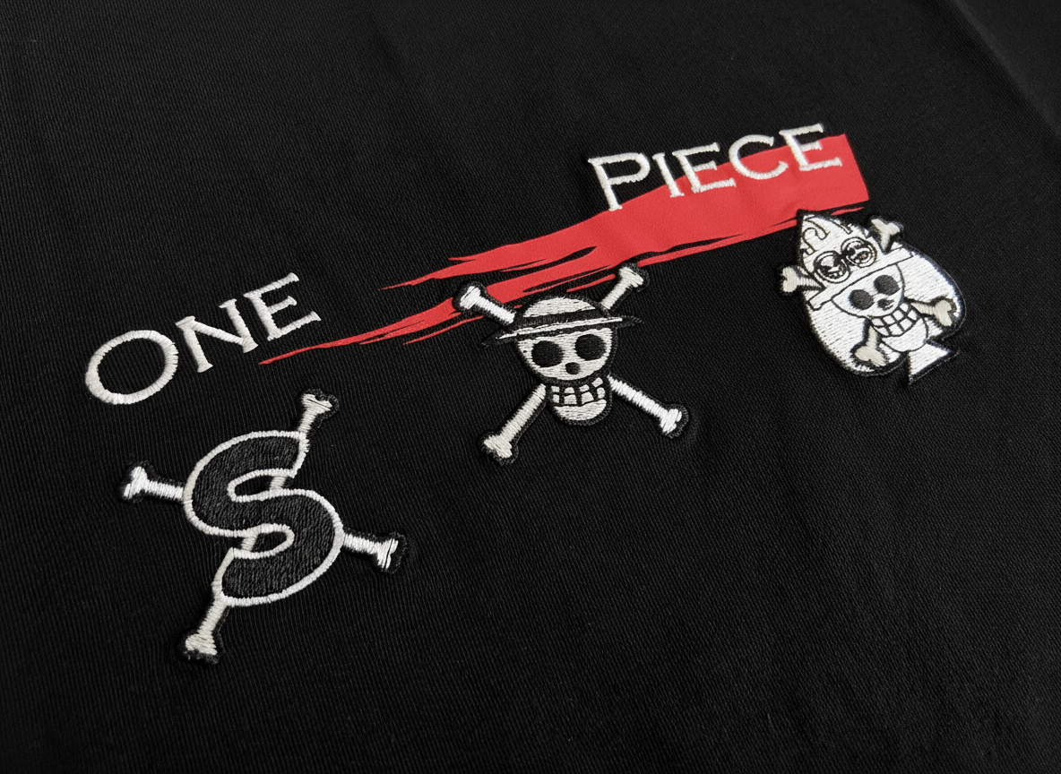 T-Shirt Regular One Piece™ [Sabo Luffy Ace] · Noir