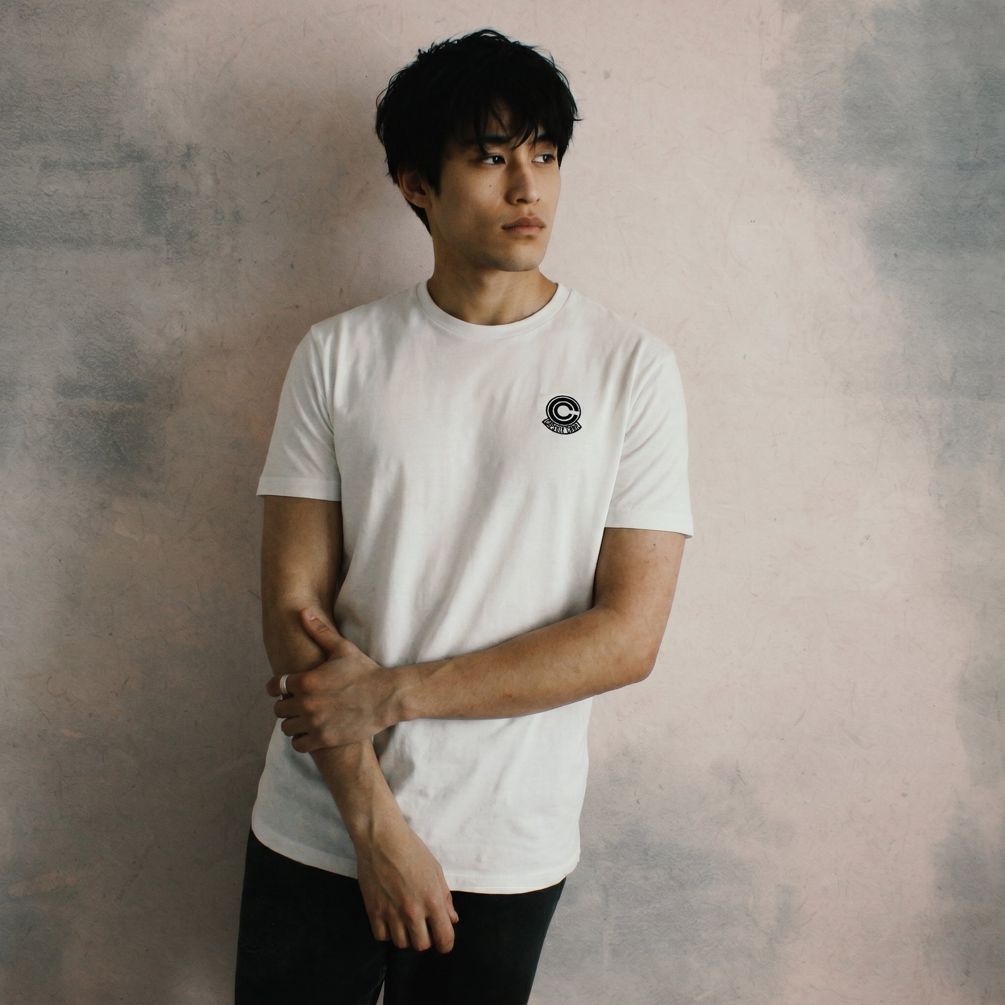 T-Shirt Regular Dragon Ball Z™ [Capsule Corp] — Blanc — Fournisseur B2B PROJO PRO