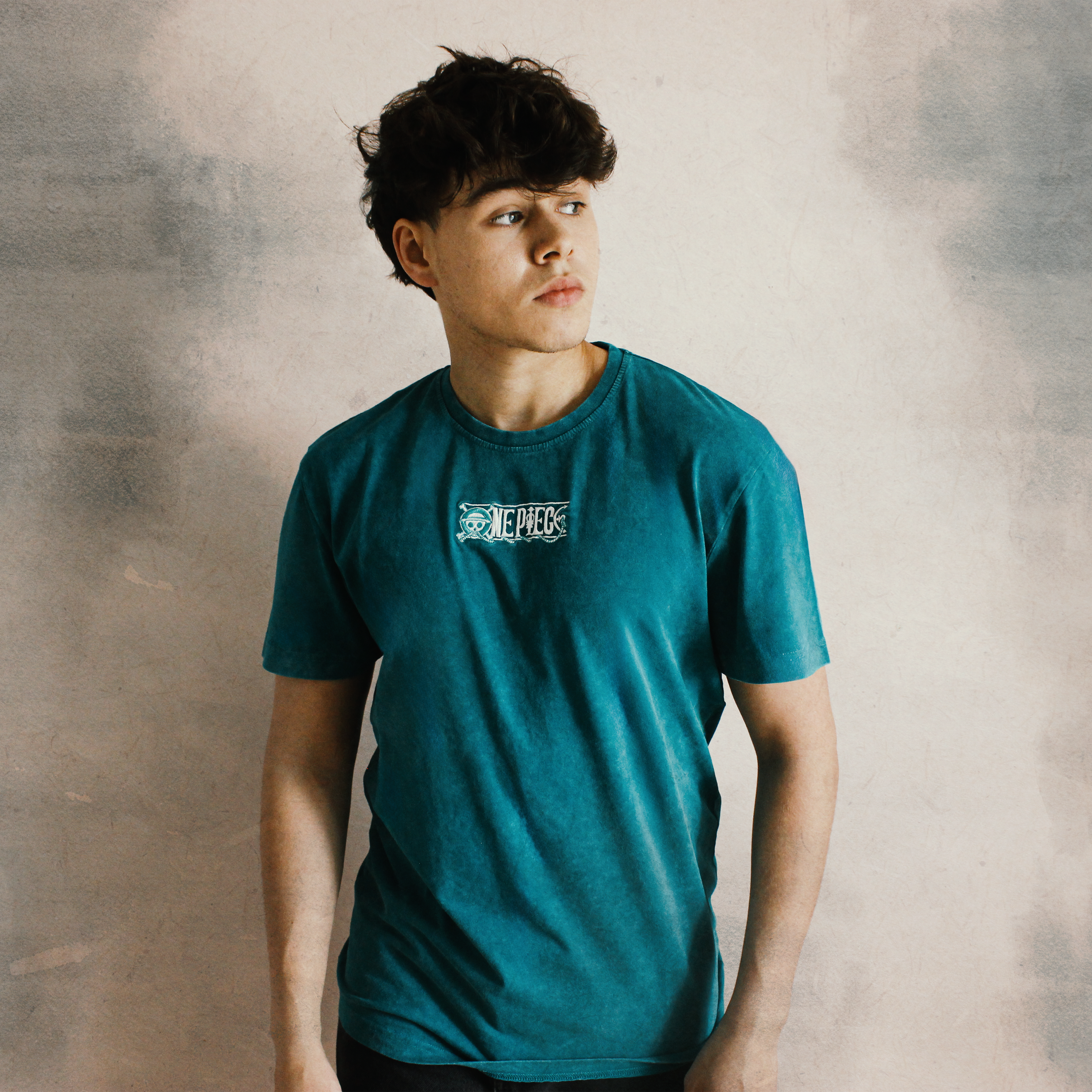 T-Shirt Regular One Piece™ [Logo] · Vert